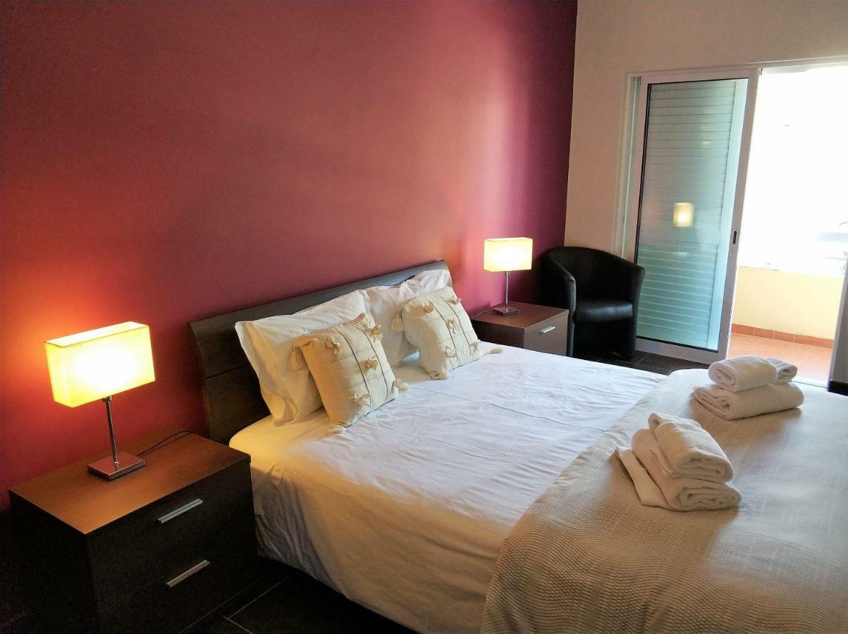 Faro Downtown Holiday Apartment ภายนอก รูปภาพ