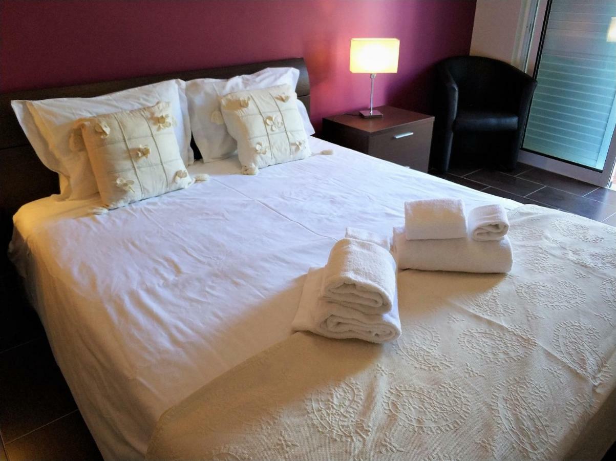 Faro Downtown Holiday Apartment ภายนอก รูปภาพ