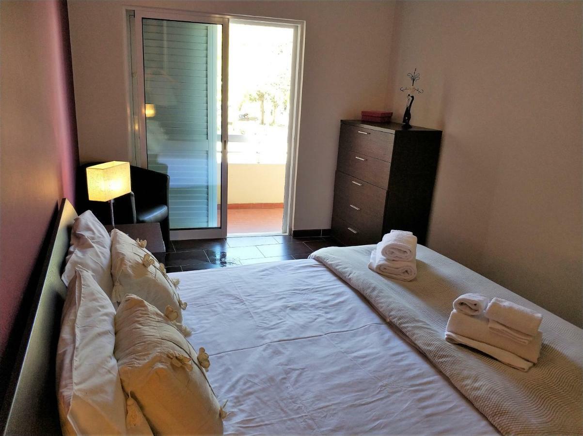 Faro Downtown Holiday Apartment ภายนอก รูปภาพ